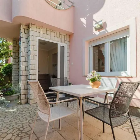 Two-bedroom In Xcvii Lägenhet Crikvenica