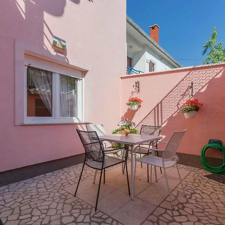 Two-bedroom In Xcvii Lägenhet Crikvenica