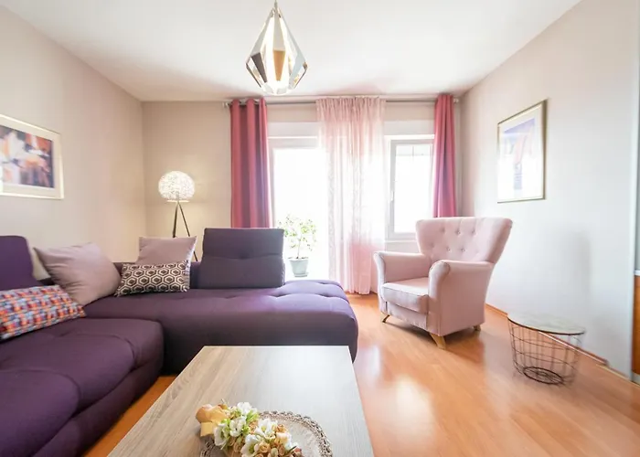 Lägenhet Two-bedroom In Xcvii *